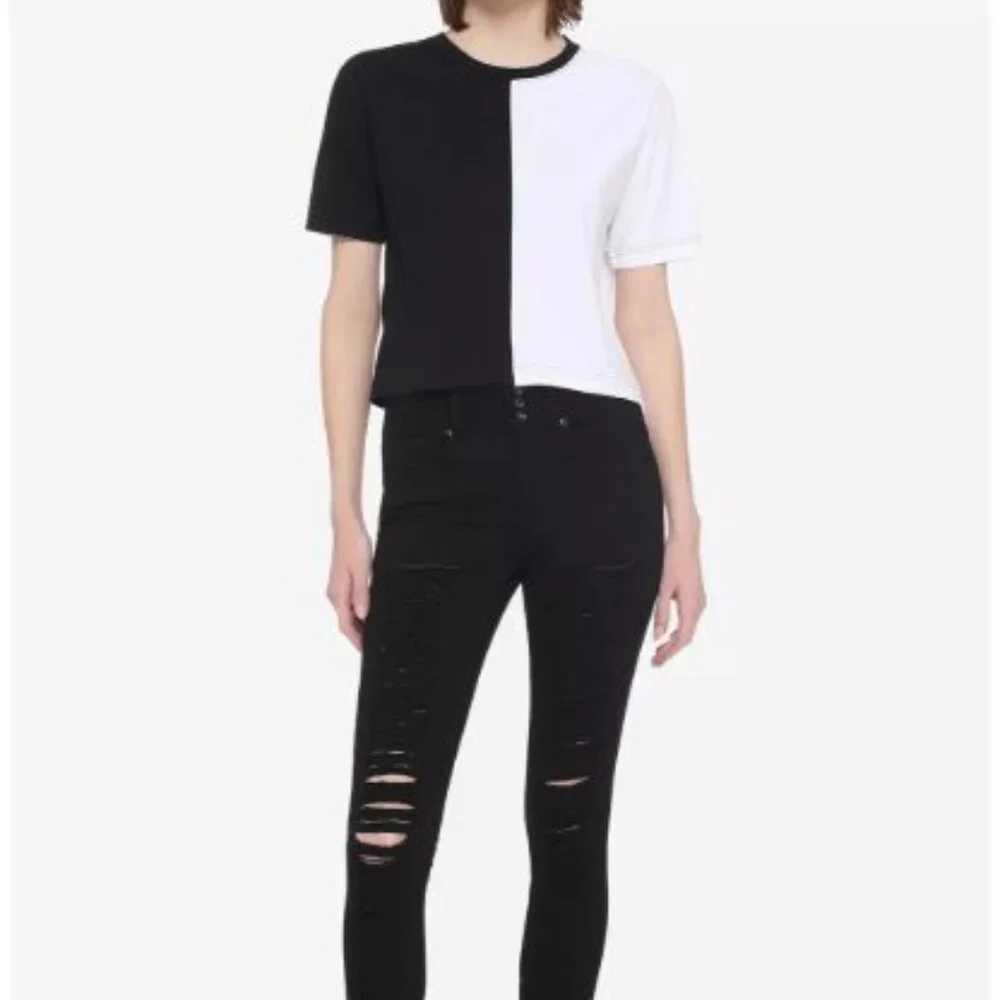 .Black & White Split Crop T-Shirt from HOT TOPIC - Picture 2 of 8